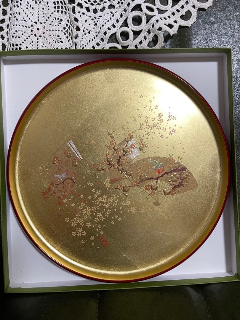 おぼん漆器 金箔のお盆 扇子と花の模様