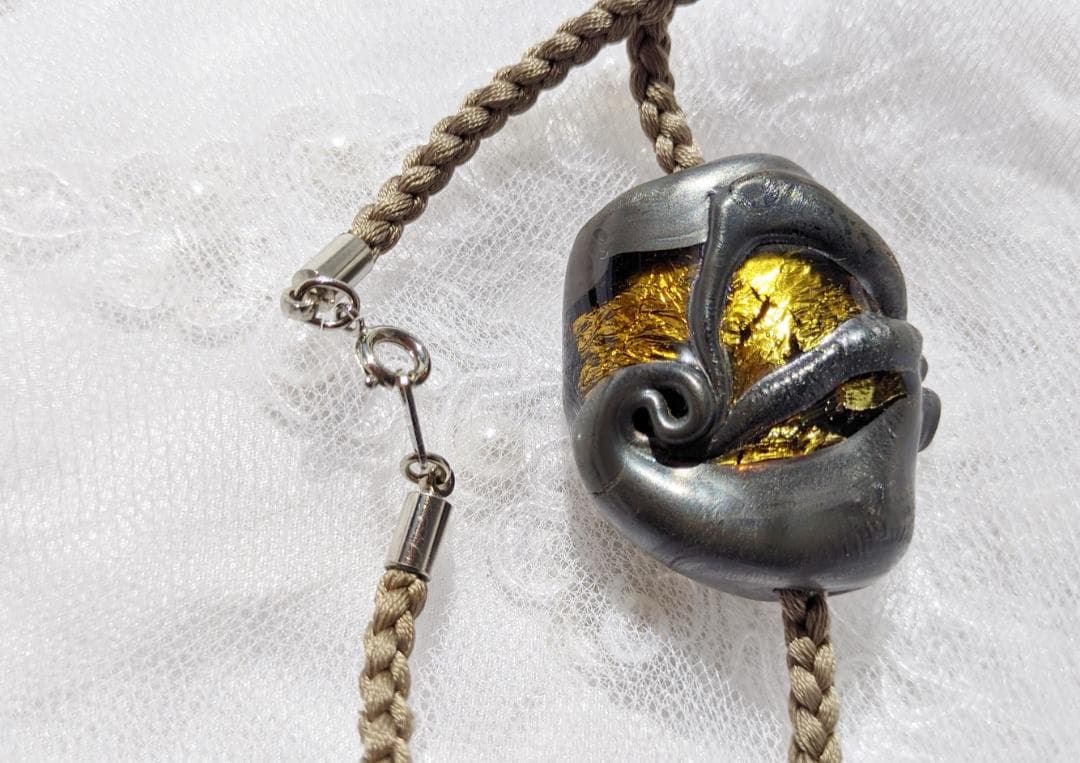 吉田正子トンボ玉（拾玖）　「江戸組み紐」ネックレス　ガラス玉に込めた日本画