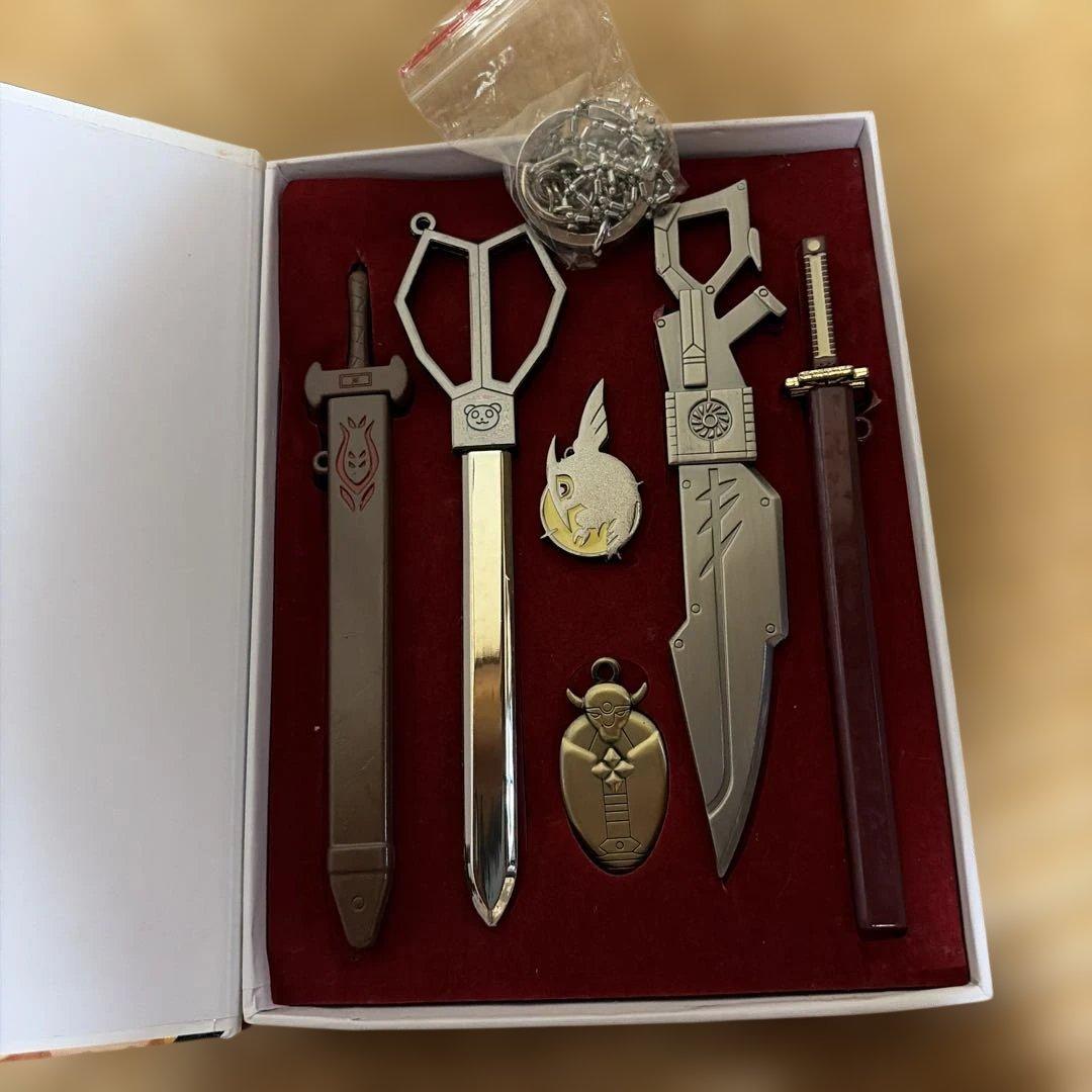 ヘ*ド様 アカメが斬る！　キーホルダーセット 武器 道具 6種セット