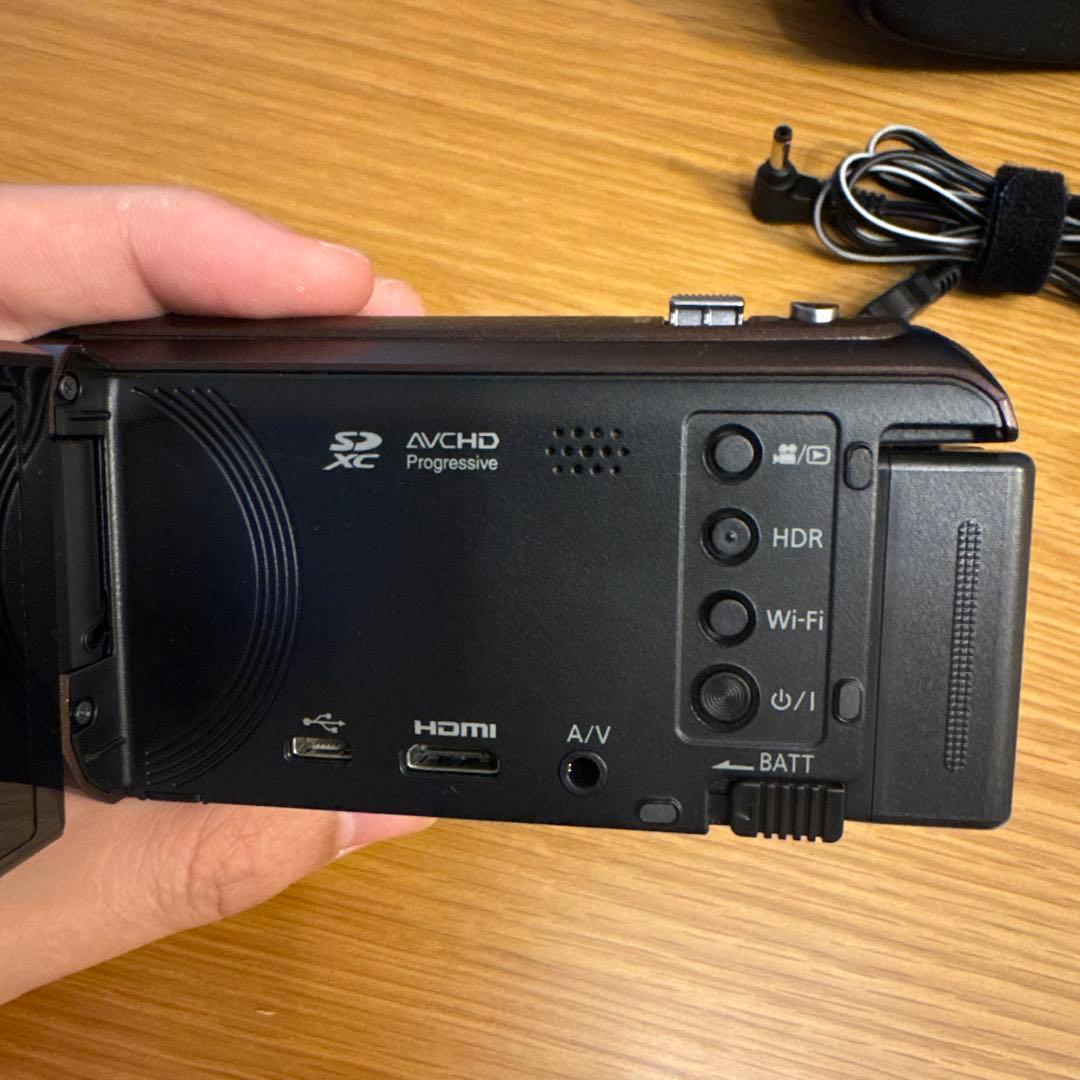 美品　Panasonic HC-W585M ビデオカメラ 本体
