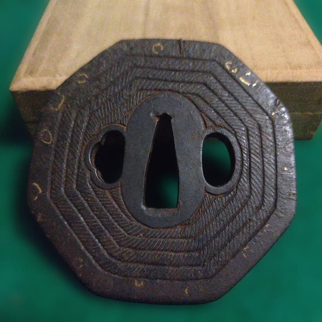 鉄製 八角形鍔 同心円模様　象嵌