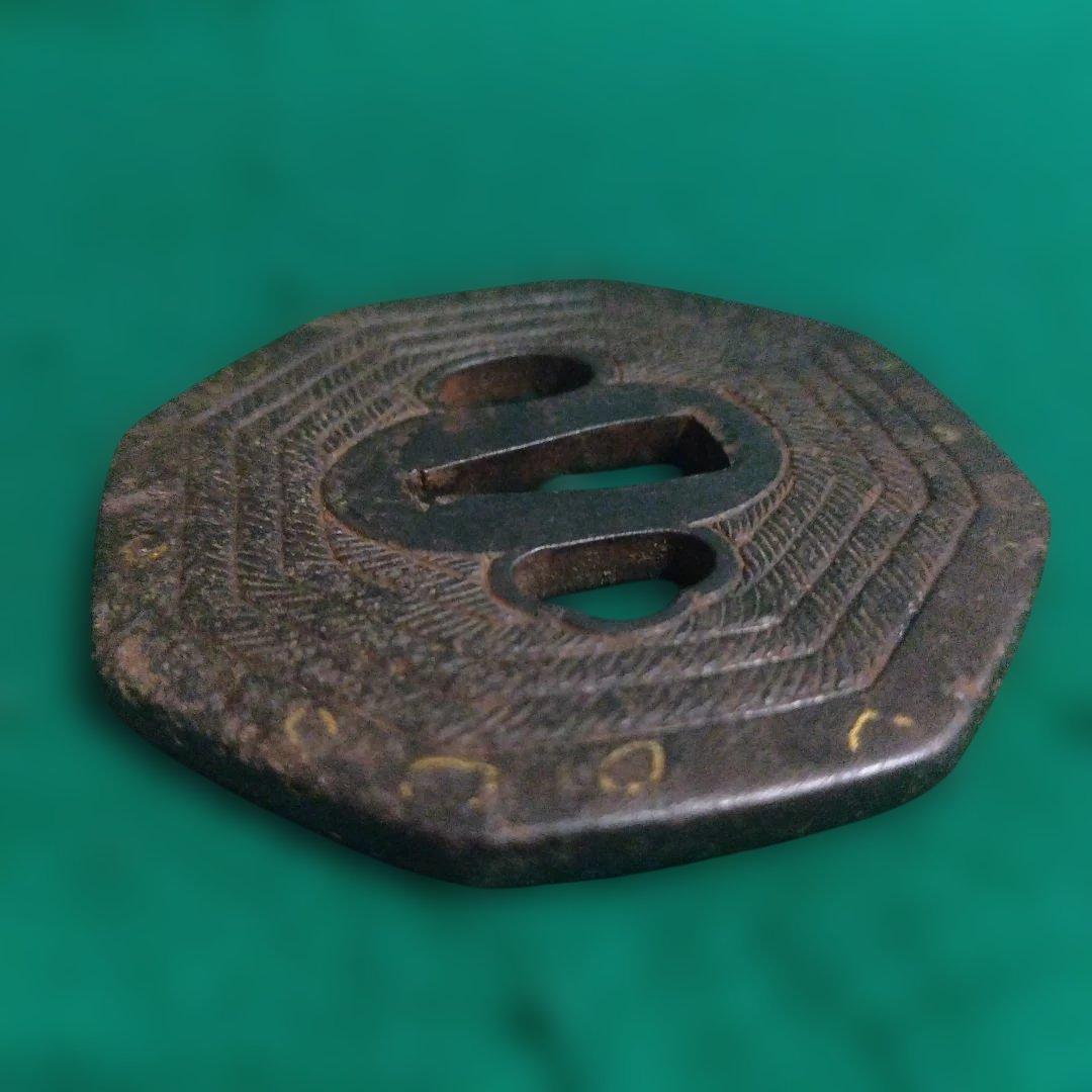 鉄製 八角形鍔 同心円模様　象嵌