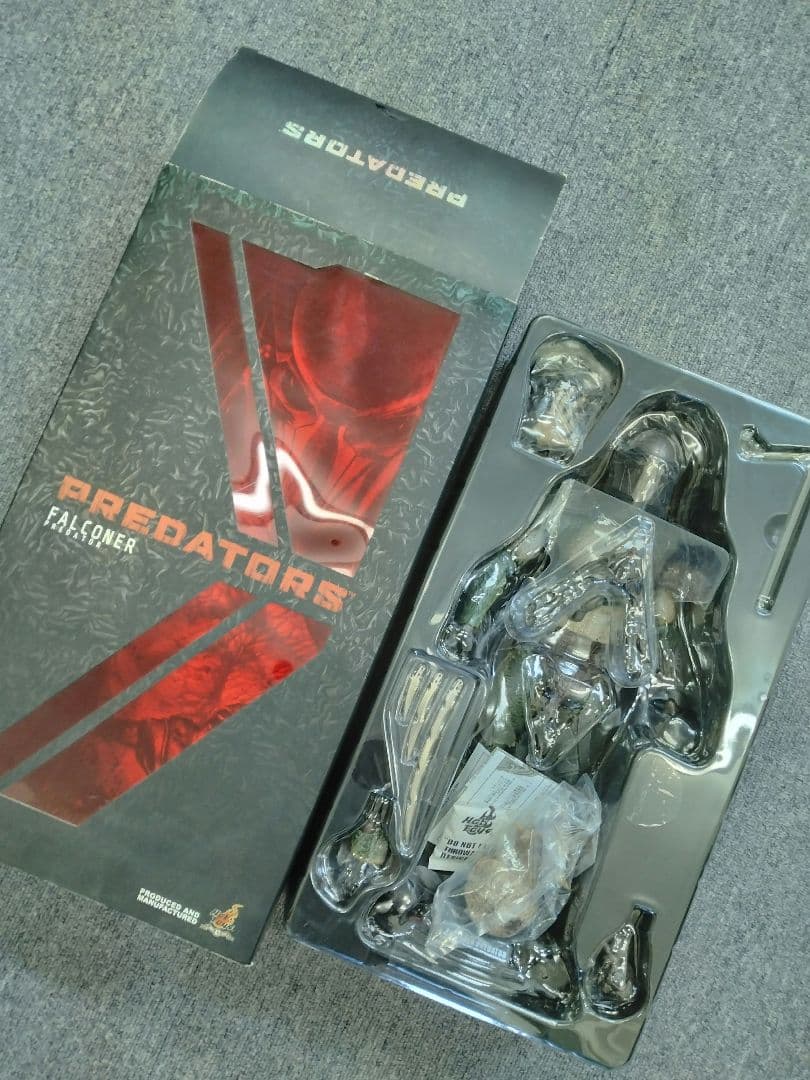 HOT TOYS ムービー マスターピースMMS137 ファルコナー プレデター