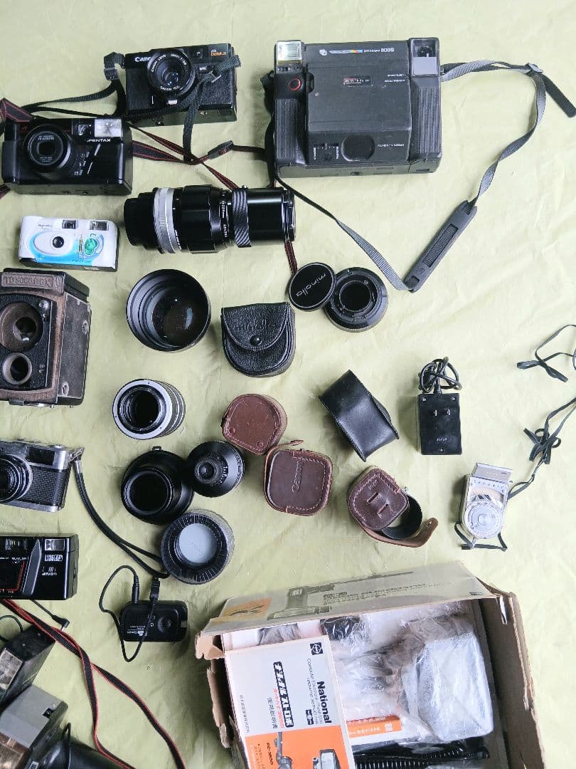 フィルムカメラ&レンズ&ストロ ボまとめ売り「ジャンク」