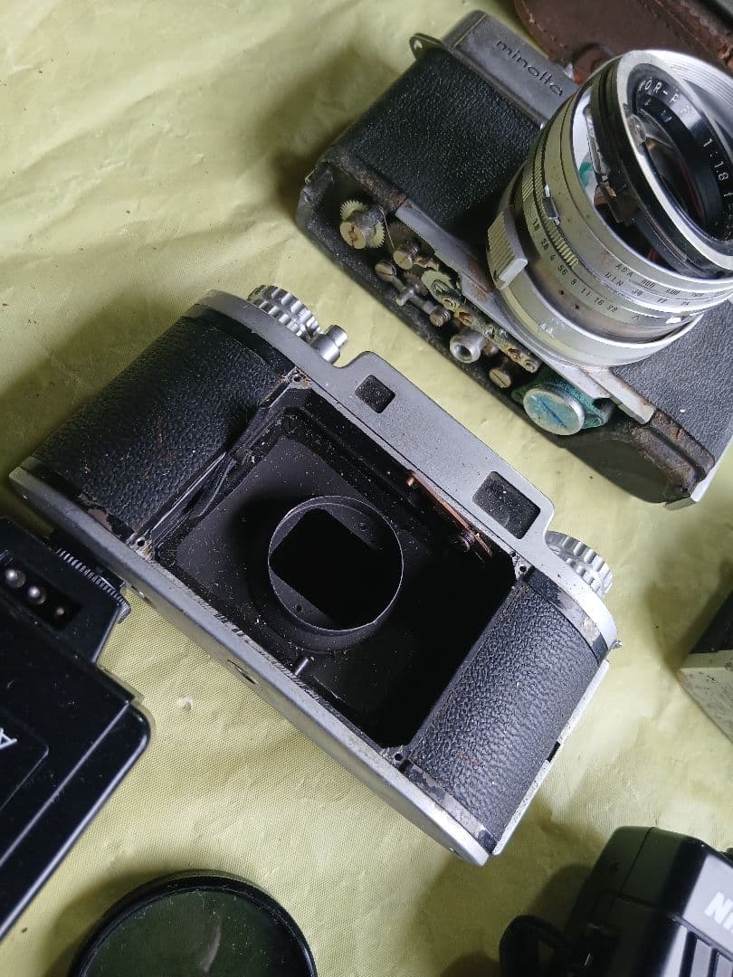 フィルムカメラ&レンズ&ストロ ボまとめ売り「ジャンク」