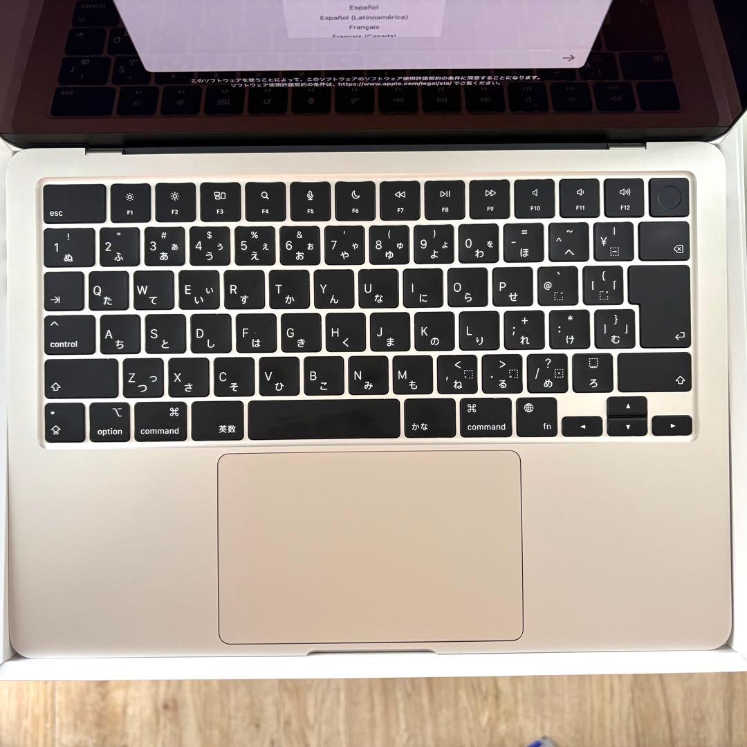 【美品】MacBook Air M2 13インチ8GB/256GB スターライト