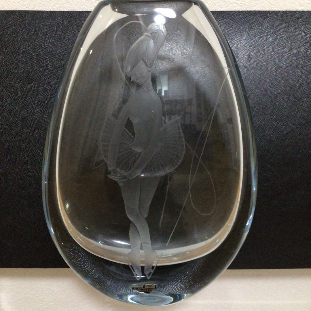 スエーデン　作家物　ガラス製　　スケーター　少女
