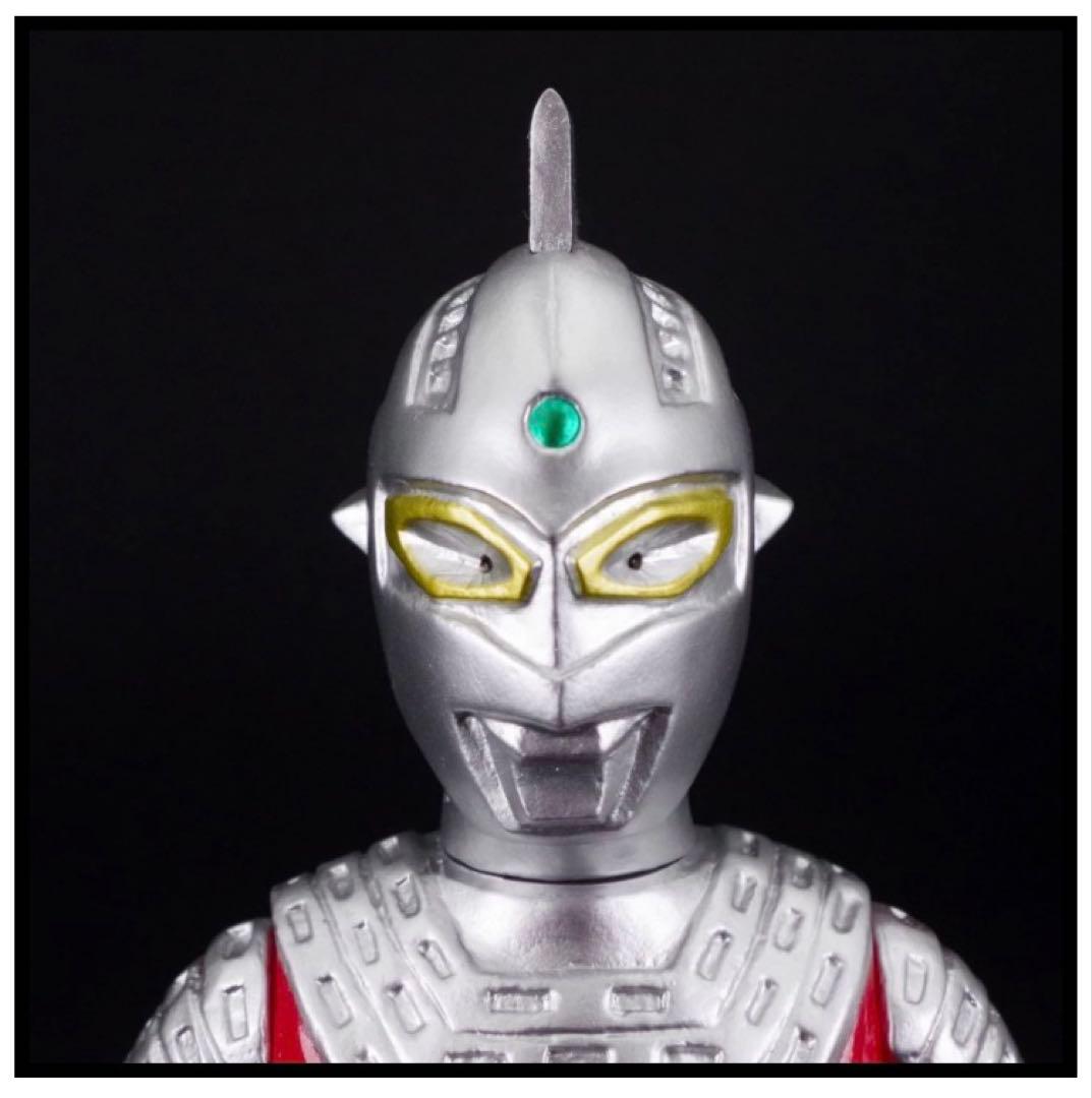 【ハンサムタロウエム】ウルトラセブン/墓場の画廊別注シルバーVer. ソフビ