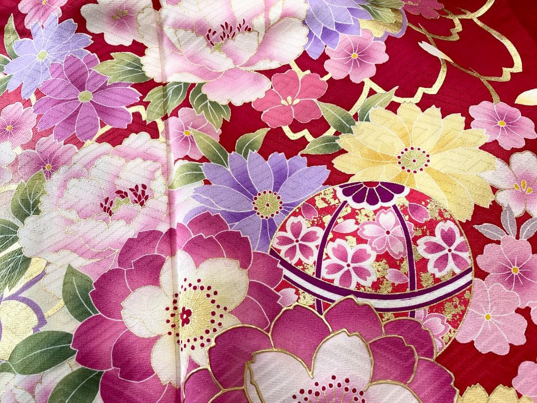 akmx193 正絹 振袖 　赤色 パールトーン加工 9号 花柄