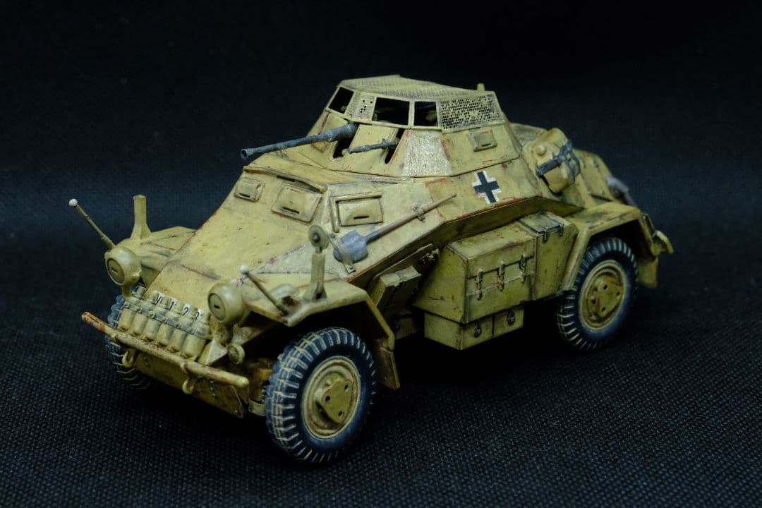 タミヤ【ドイツ軍】 sd.kfz222　1/35完成品　ジオラマベース付き