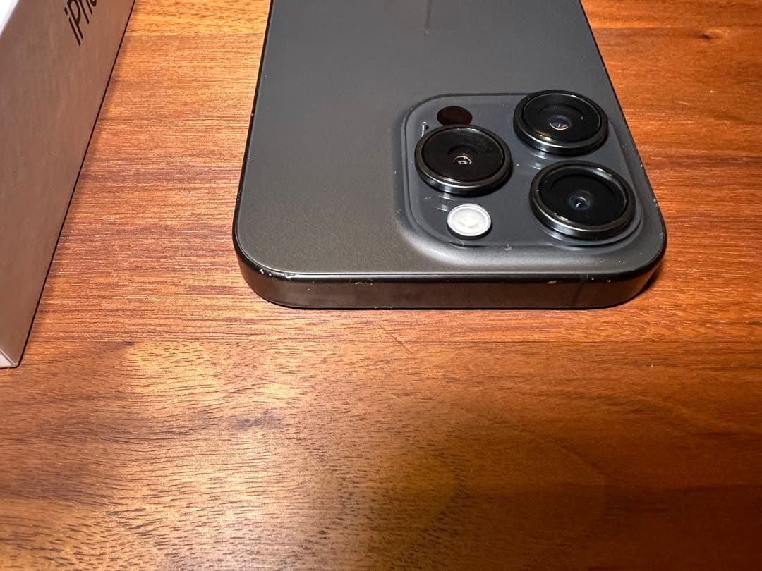 【美品】Apple iPhone15Pro 256G ブラックチタニウム