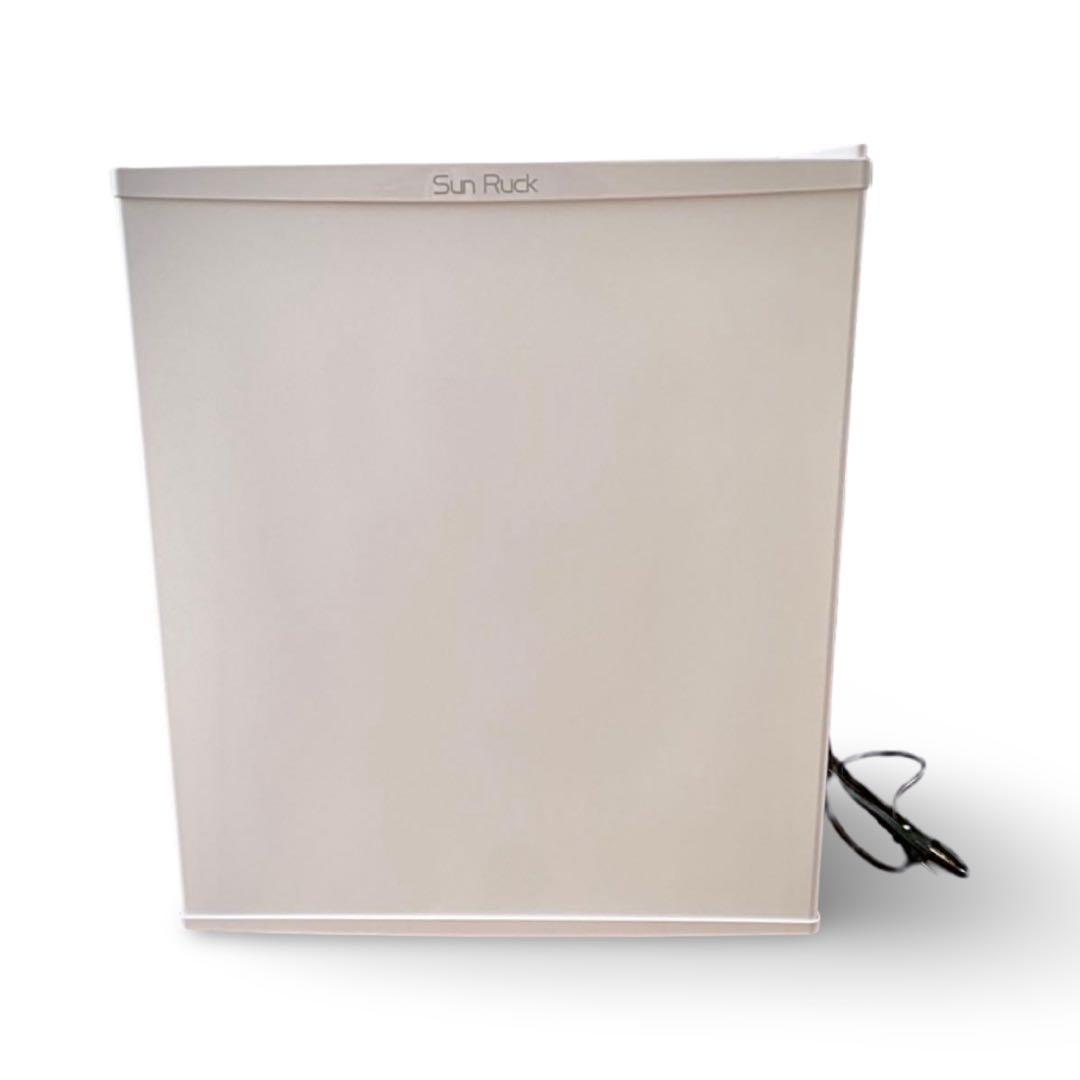 ほぼ新品 静音48L小型冷蔵庫 Sun Ruck 2025年製 美品 綺麗め