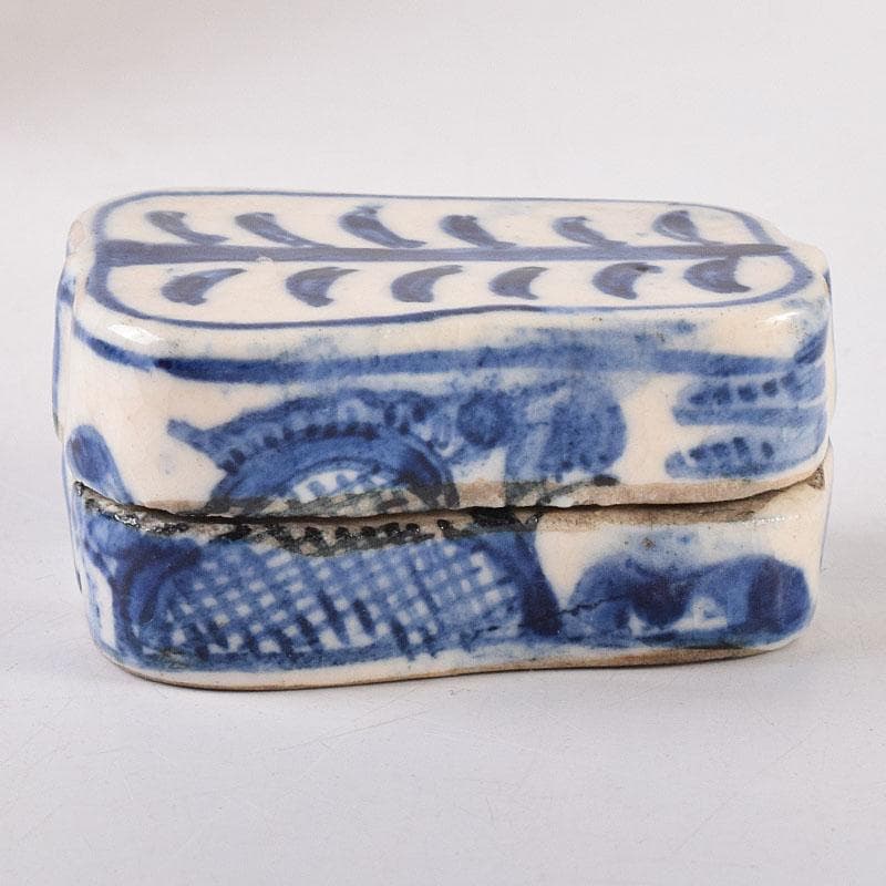 中国　成化年製款　青花　蓋物　時代箱　V　8094