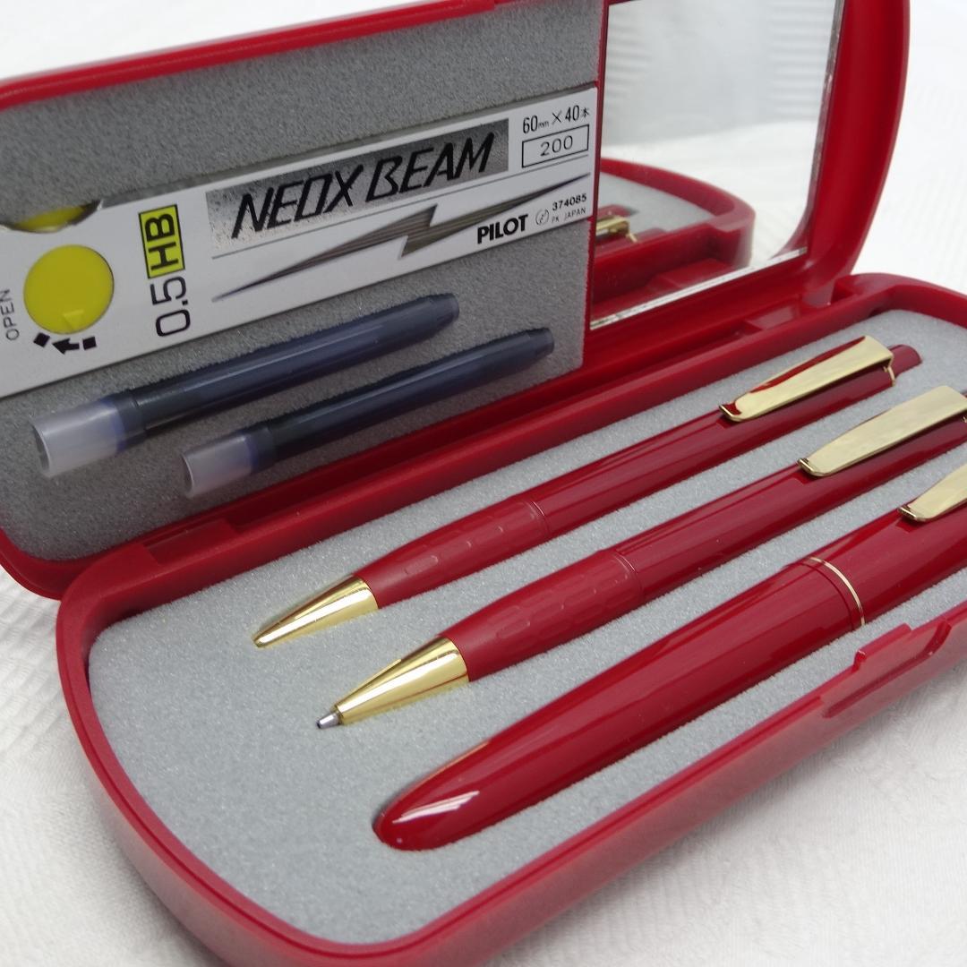 未使用 PILOT 14K 万年筆 ボールペン シャープペン ミラー ケース付き