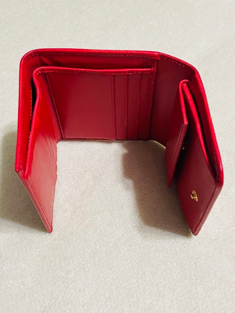 美品　PRADA エピレザー 三つ折り財布 レッド　プラダ