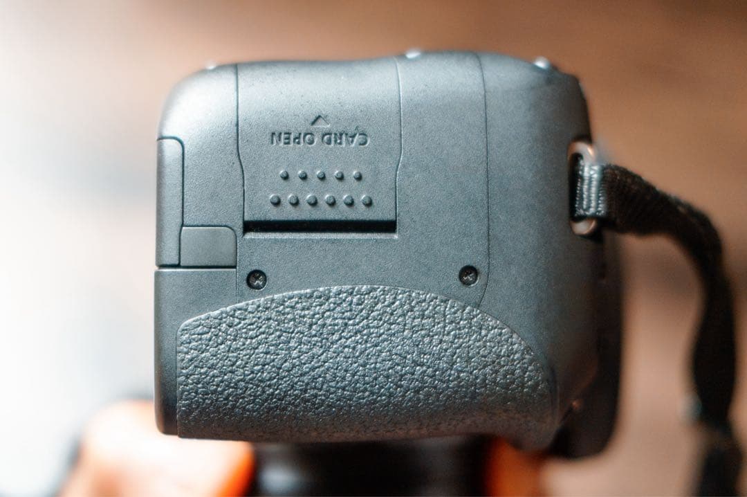 コンニチハ‼️canon 8000D＋zoom lens18-55