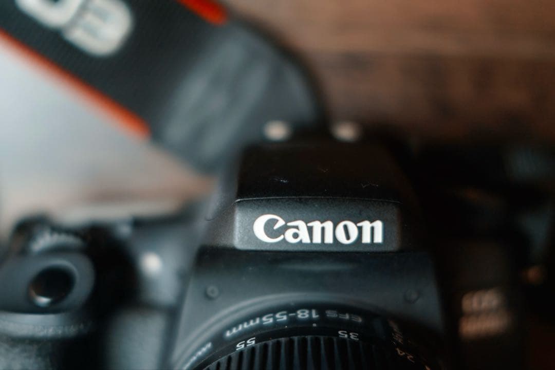 コンニチハ‼️canon 8000D＋zoom lens18-55