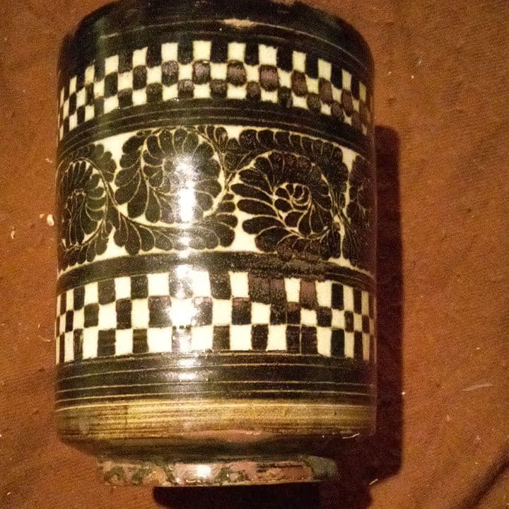 中国陶磁器　磁州窯　浮き彫り筒型壺