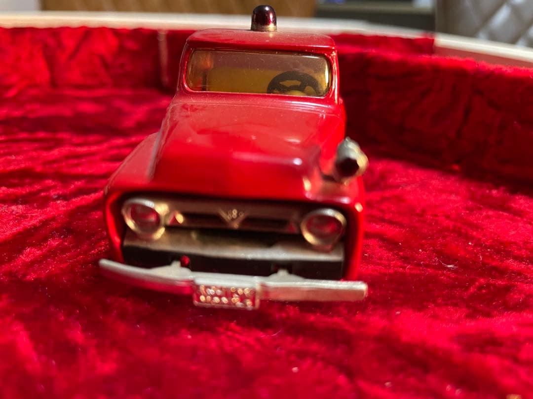 フォード 赤 ミニトラック 約10cm