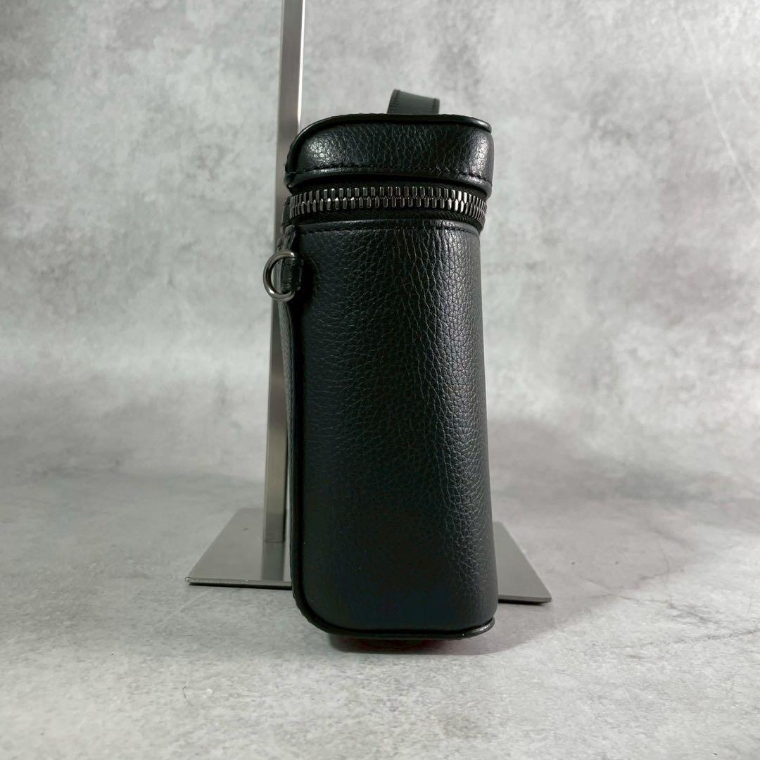 【極美品】Christian Louboutin ルブタン キピポーチ レザー