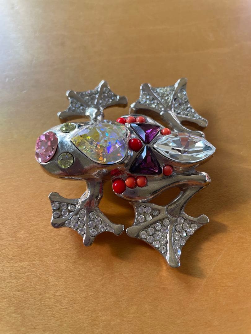 ヴィンテージ　クリスチャンラクロア　ブローチ　カエルモチーフ　スワロフスキー