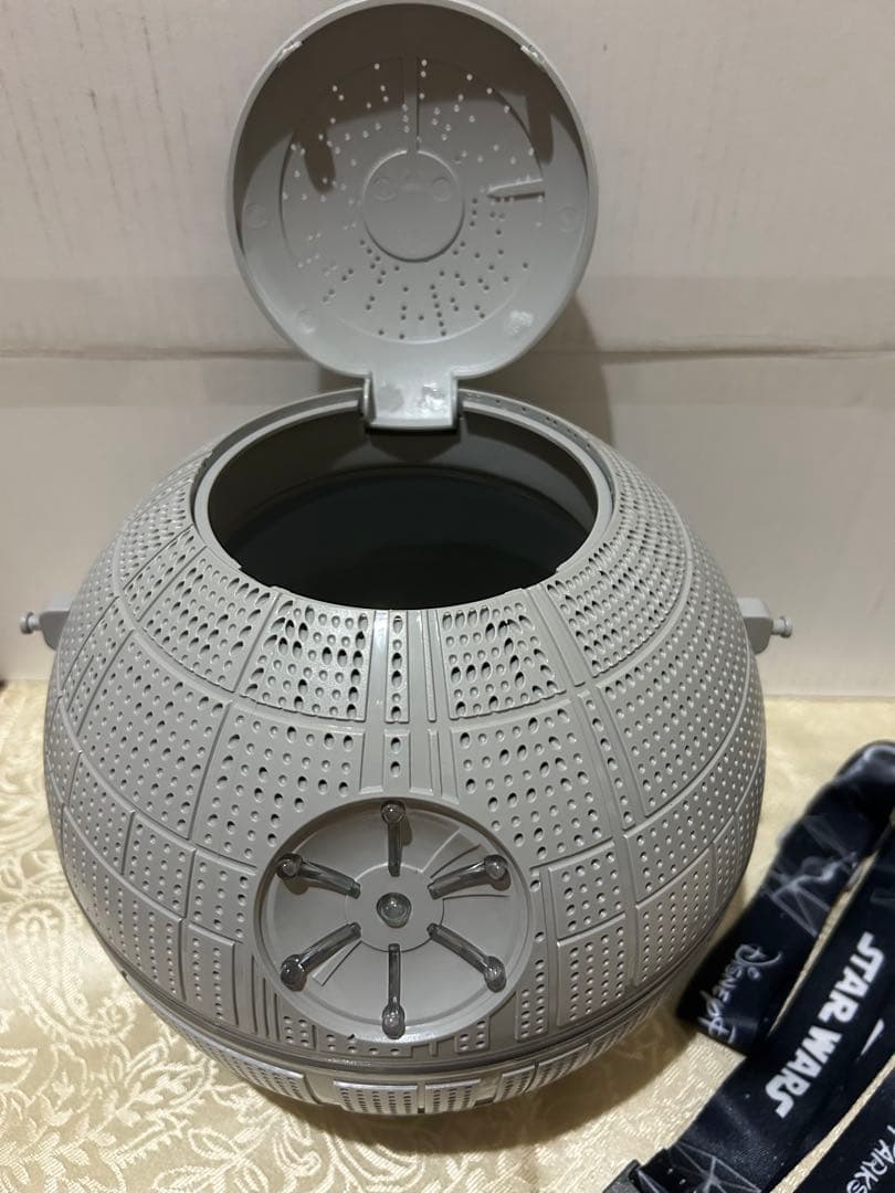 【希少レア】海外ディズニー限定 デススター　ポップコーンバケット