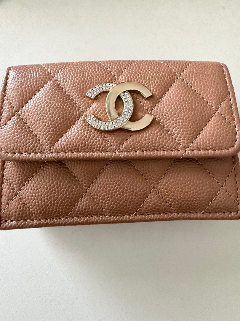 CHANEL ベージュ 三つ折り財布 キャビアスキン　キルティング