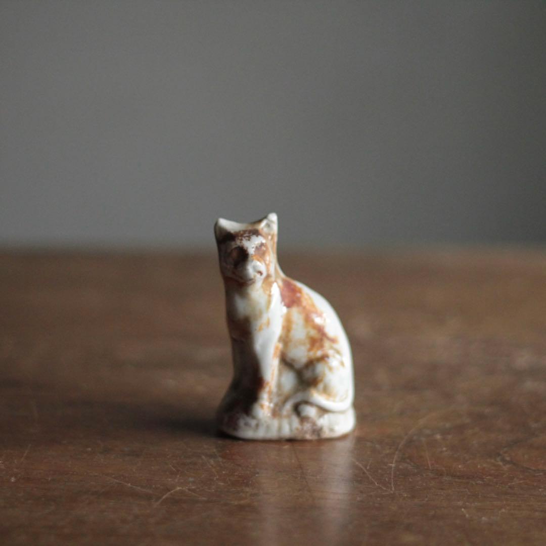 白磁 猫 明治 瀬戸輸出磁器 里帰り品 古道具 アンティーク オブジェ