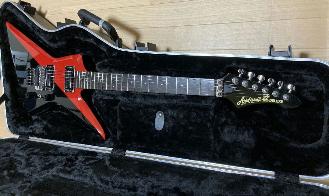 ARIA PRO II ZZ DELUXE エレキギター ブラック/レッド