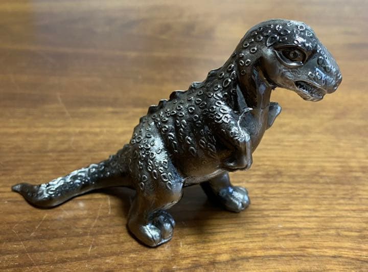 恐竜の置物