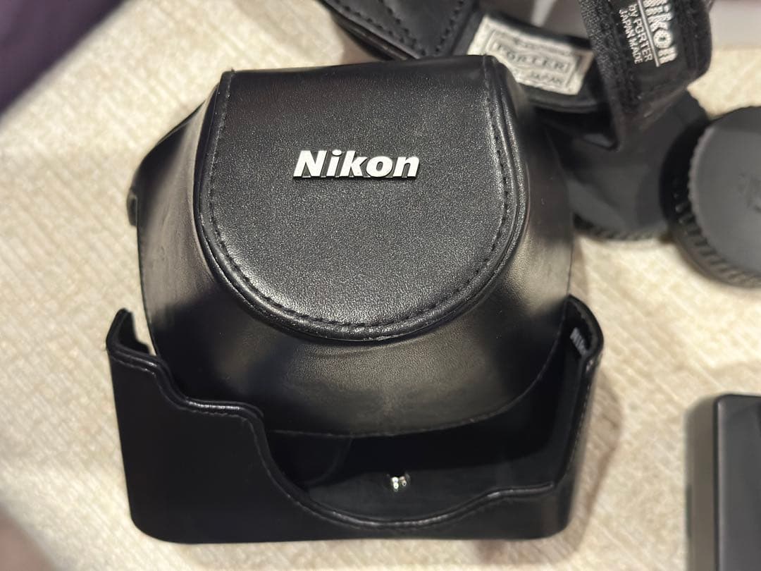 Nikon 1 J1 ピンク 標準ズームレンズキット カメラケース・ストラップ付
