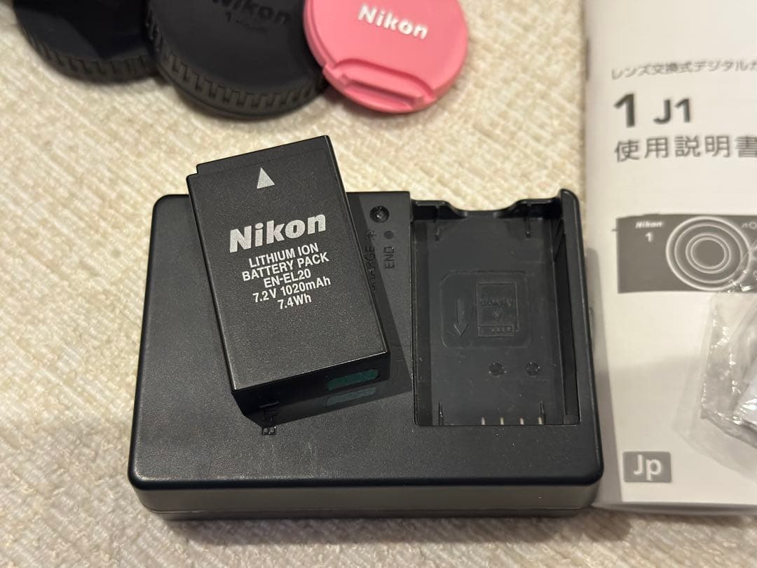 Nikon 1 J1 ピンク 標準ズームレンズキット カメラケース・ストラップ付