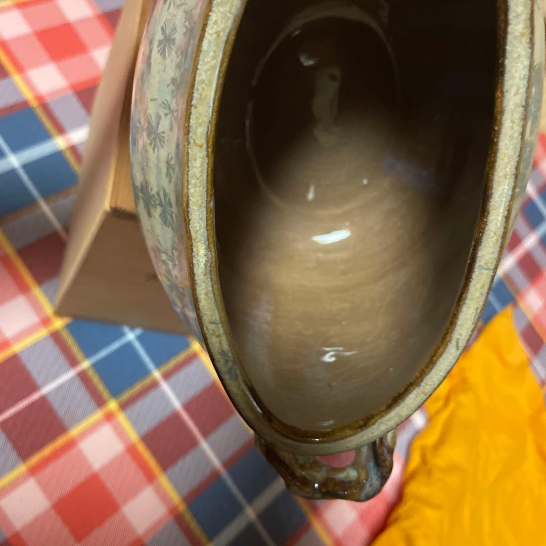 権現窯　権現紋様はこね焼き　青色と白色の花模様の陶器