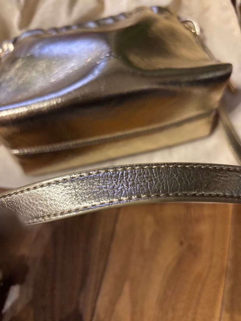 ジ*ー様 A.P.C. アーペーセー　NINONバッグ　メタリックゴールド