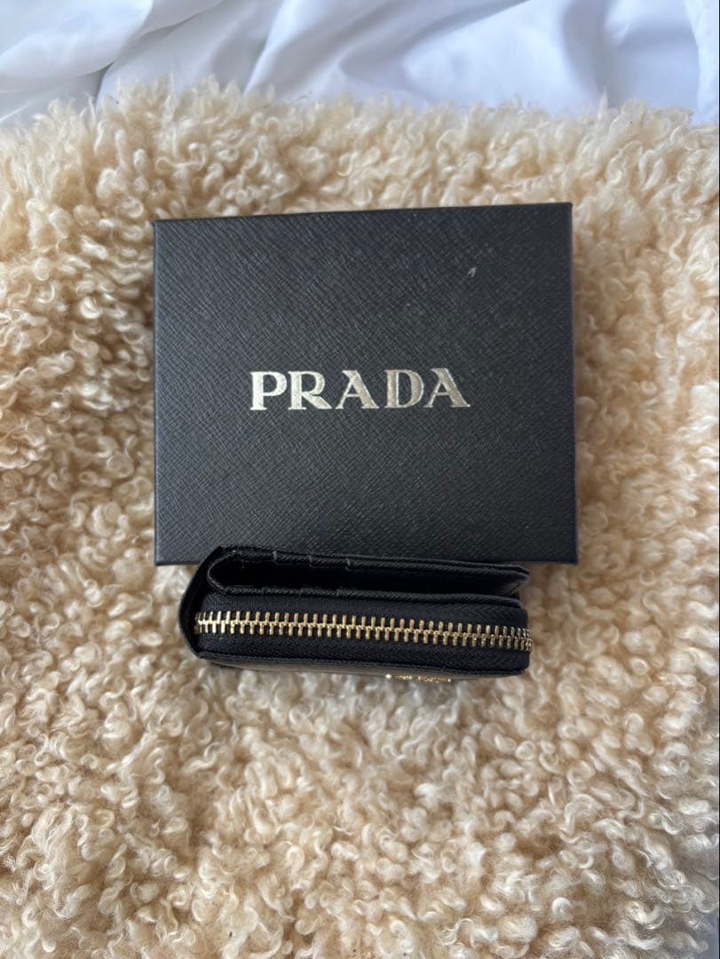 PRADA サフィアーノレザー 二つ折り財布 黒