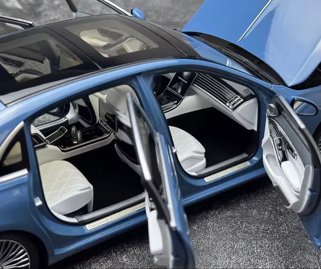 Mercedes-Maybach S-class 1/18スケールモデルミニカー