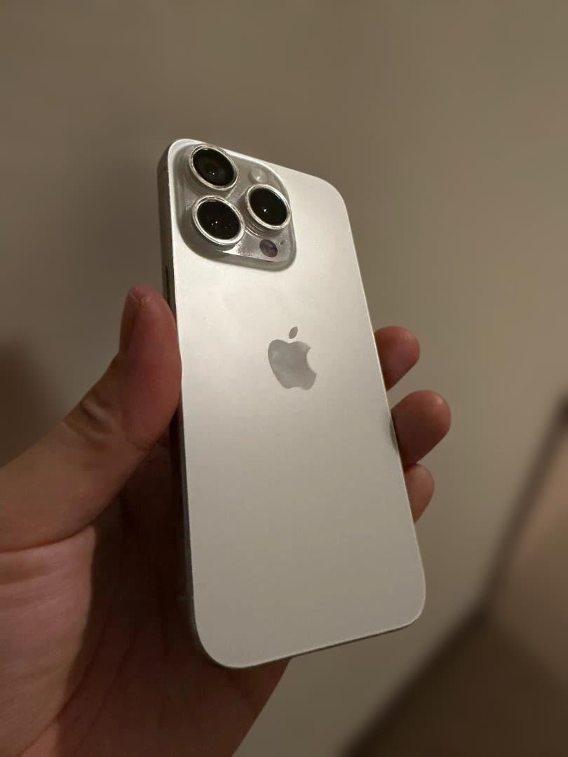 ［おすすめ］iPhone 15 Pro シルバー本体 256GB