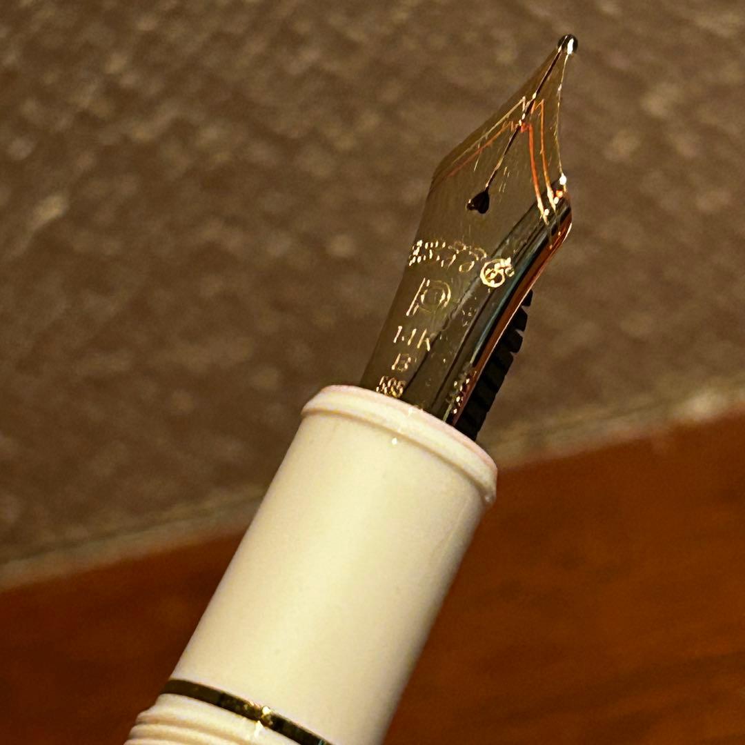 【コンバーター付き】＃3776センチュリー 万年筆 Ｂ太字 シュノンソーホワイト