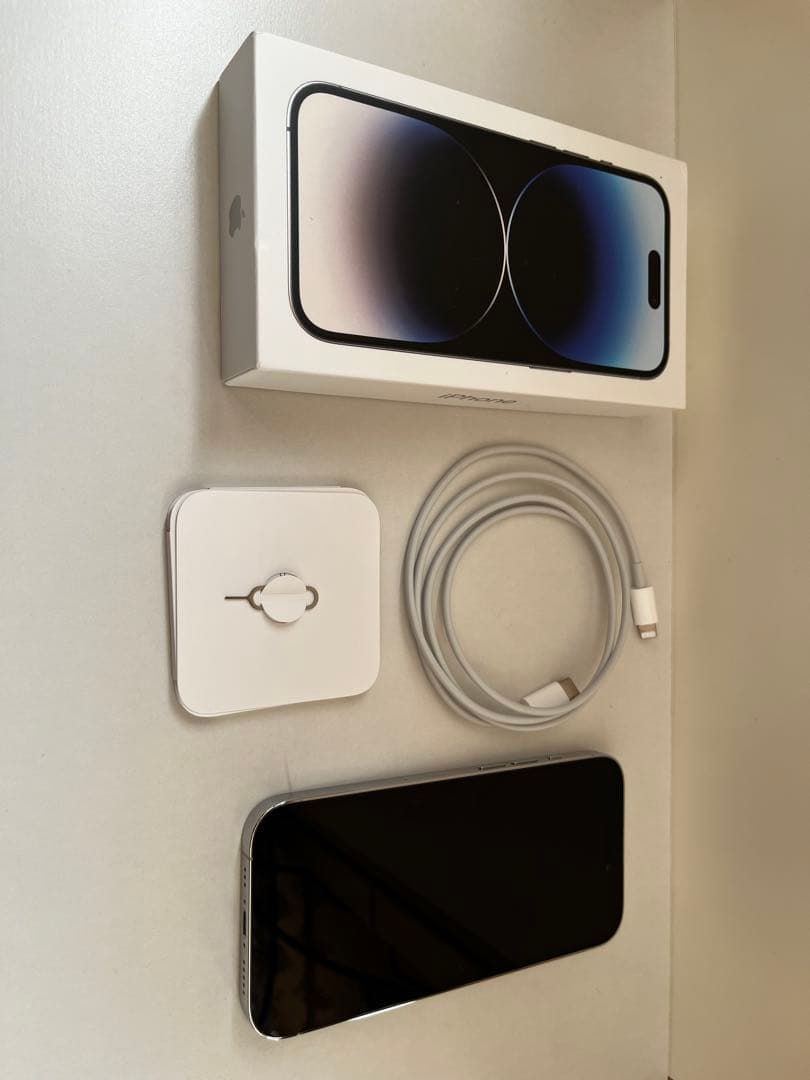 Apple iPhone 14 Pro 256GB シルバー SIMフリー