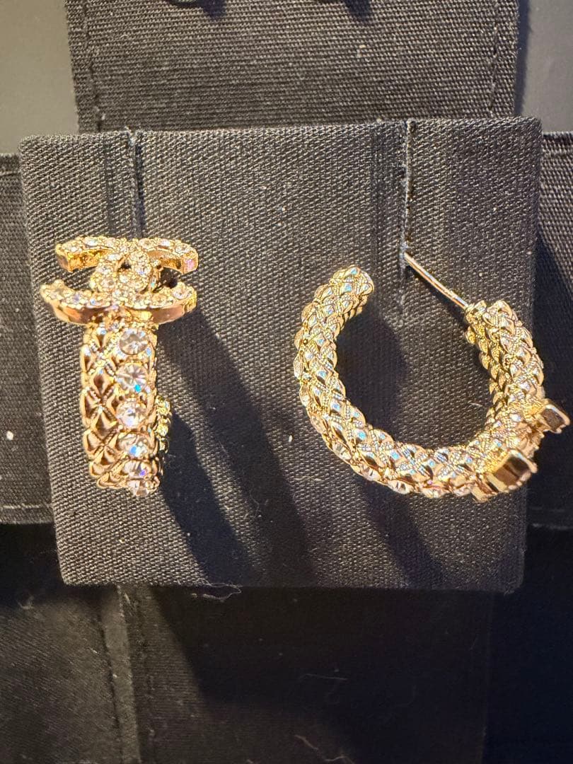 キャンセルの為大幅値引き　　包装済み　本体のみ　シャネル　フープピアス　24C