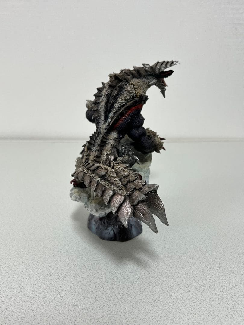 ジンオウガ亜種　クリエイターズモデル　獄狼竜　箱無し　国内正規品