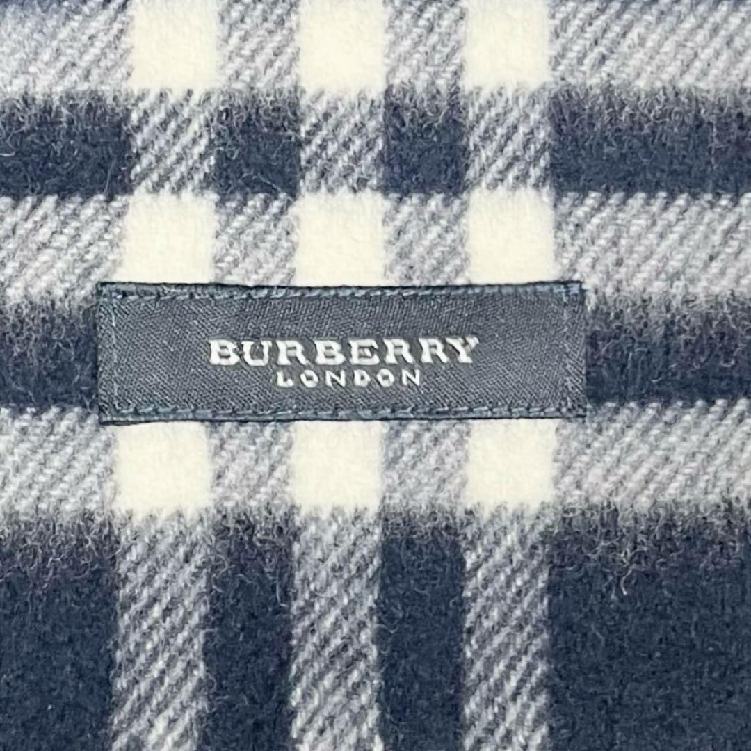 【未使用級】バーバリー　大判マフラー・ストール・膝掛け・ブランケット・ロゴ刺繍