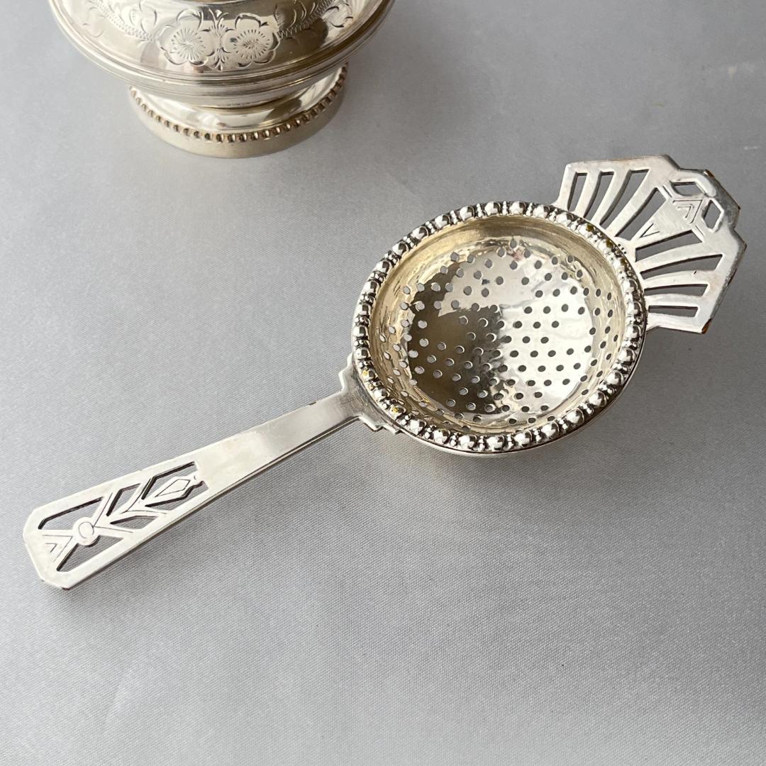 【英国】 ビクトリアン ティーストレナー / スタンド【シルバープレート】