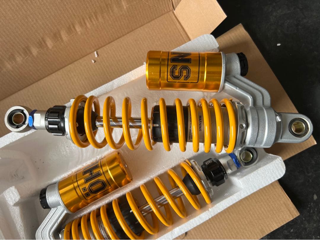 オーリンズ　リアサスペンション