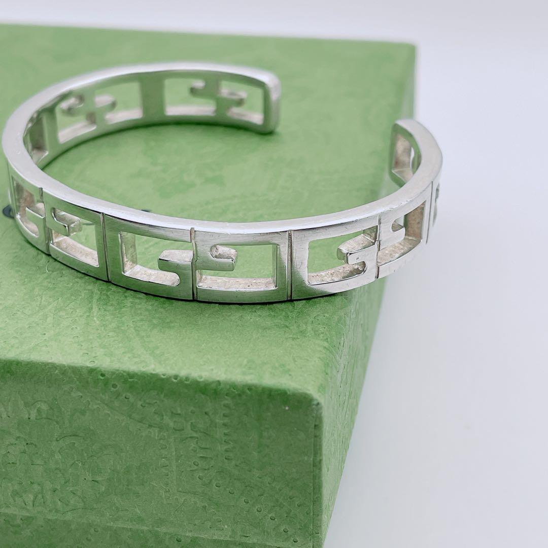 GUCCI バングル　スクエアG シルバー　Gシェイプ　ブレスレット