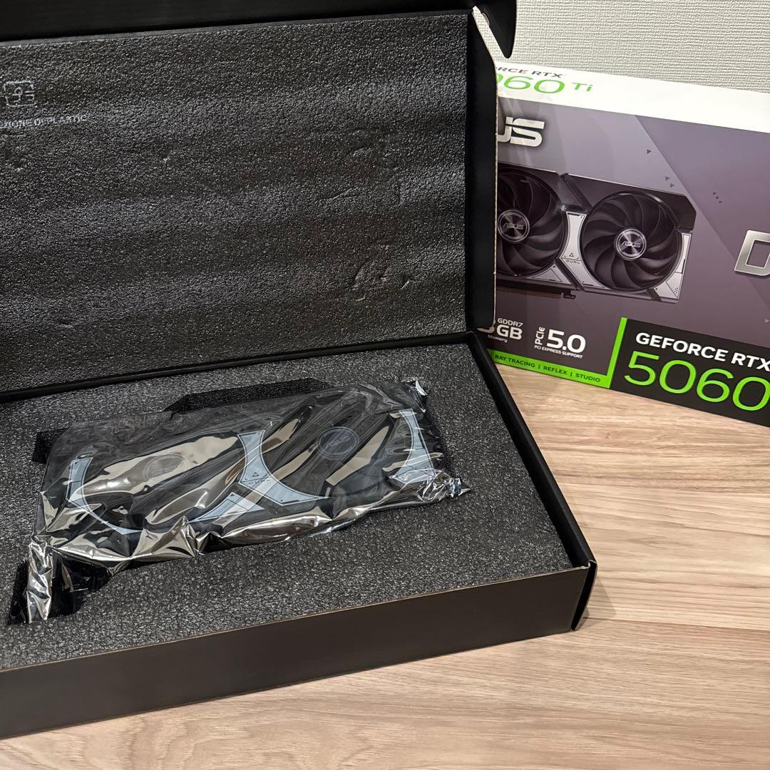 【美品】ASUS Dual GeForce RTX 5060 Ti 8GB
