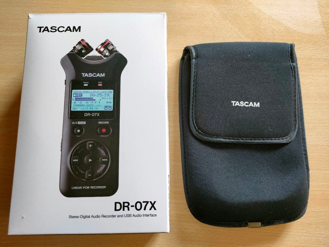 TASCAM DR-07X ステレオオーディオレコーダー　専用ケース付き