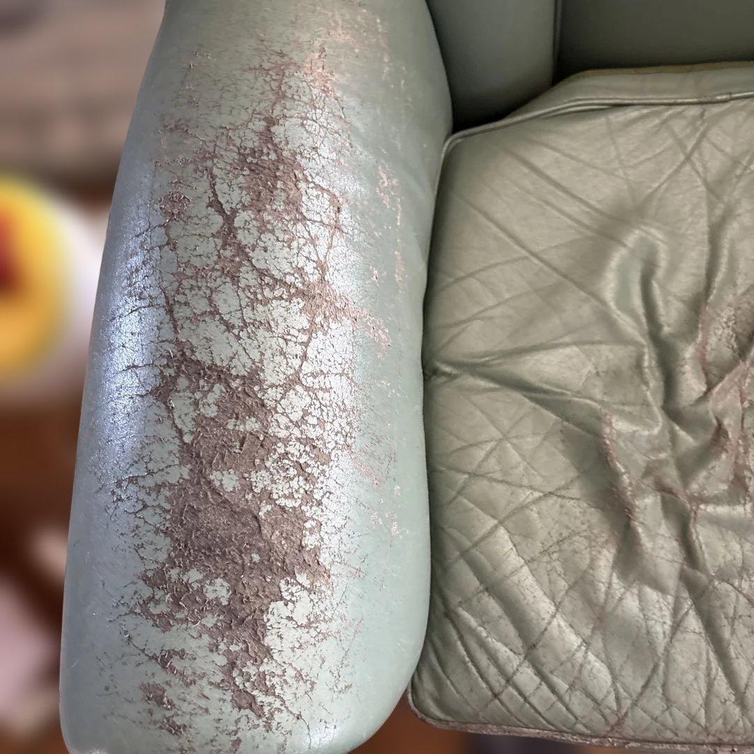 クラシックスタイル レザーソファ 淡い緑色