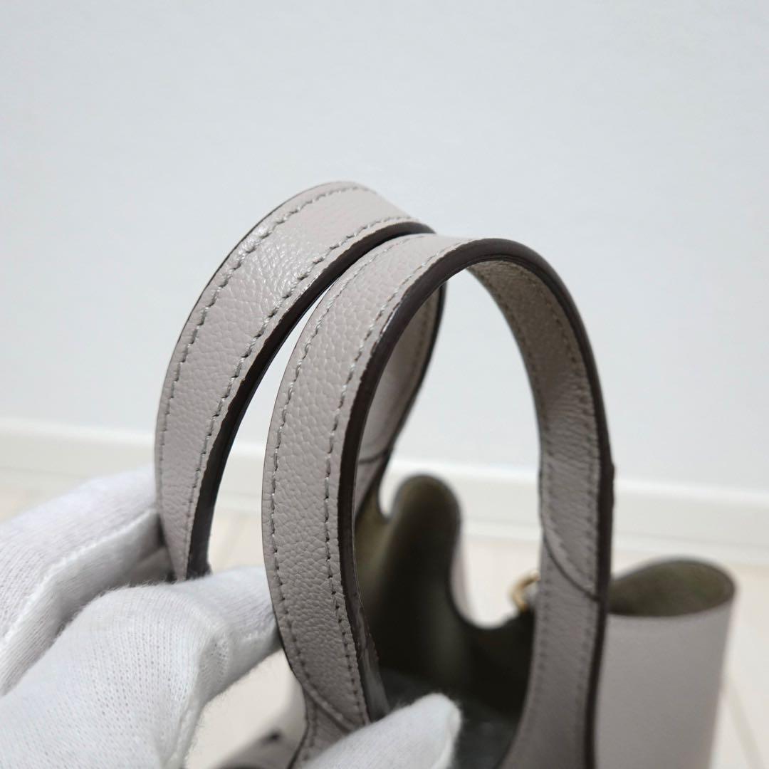 トッズ　ショッピングバッグ　ミニ　Tタイムレス　ショルダーバッグ　トート　グレー