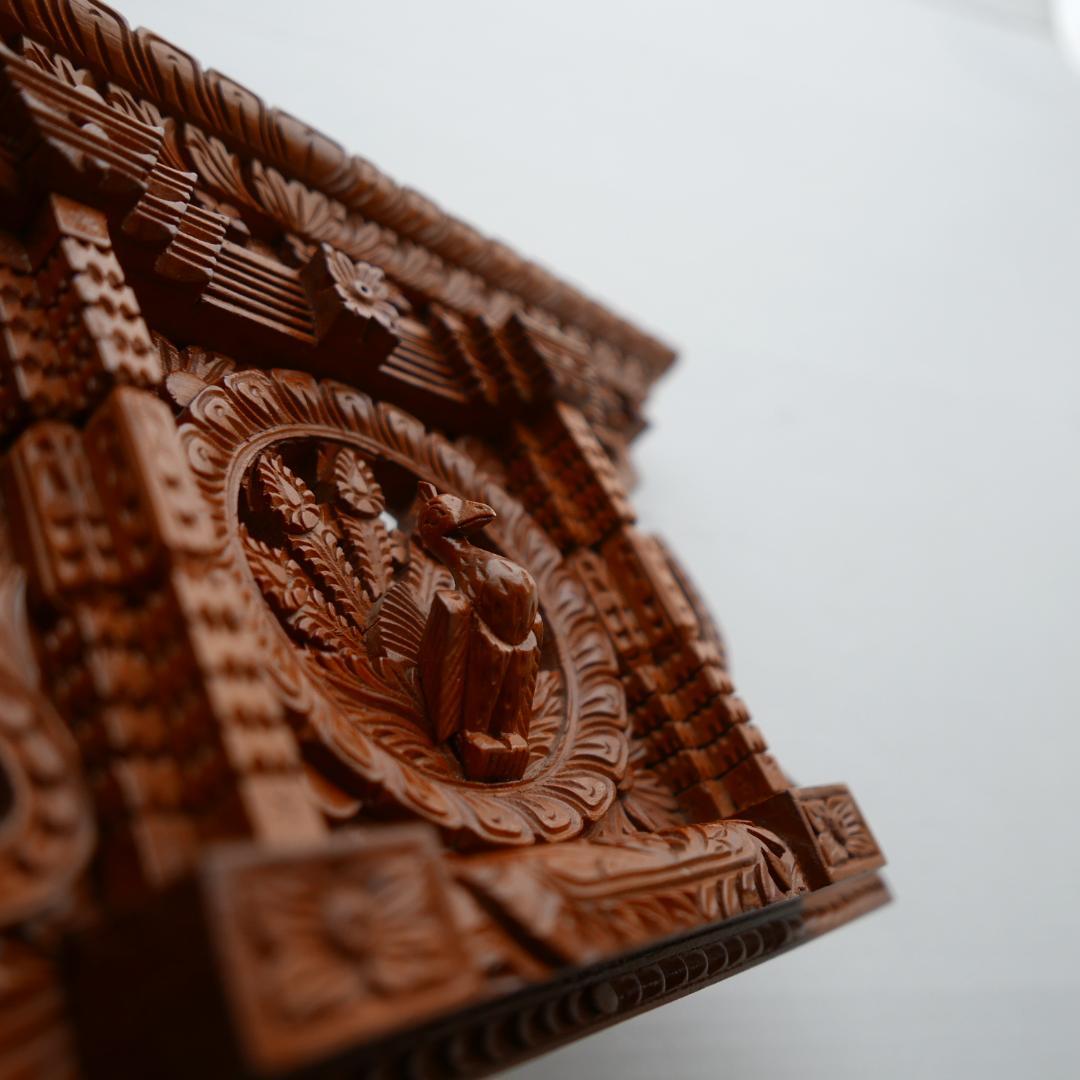 未使用☆ネパール木彫☆孔雀の窓☆ 木製ウィンドウフレーム☆Ankhi Jhyal